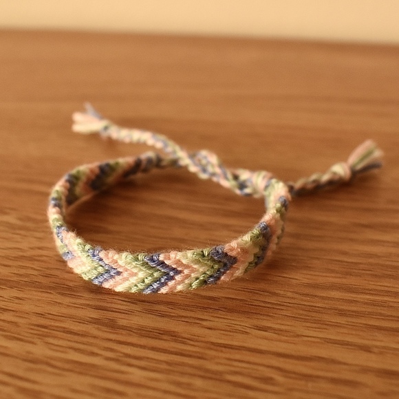 Handmade Jewelry - 10/$25 Cream Wildflowers Woven Bracelet